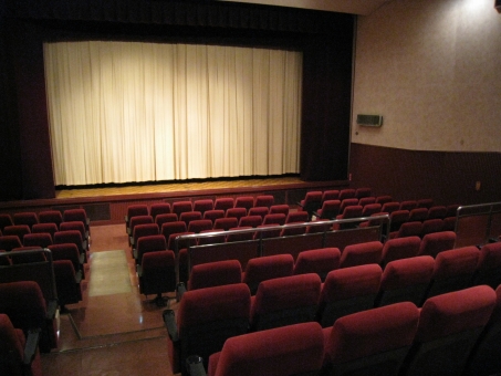 映画館が条件付きで全席販売再開 でも その条件どうなの 熊本の広告代理店 株式会社河内研究所